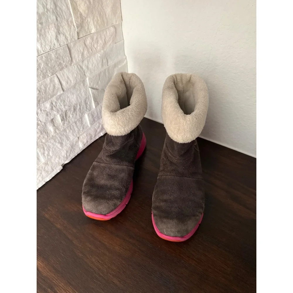 Nike Youth Brown Suede Faux Fur Winter Boots Pink Sole 525261-201 Size 4Y